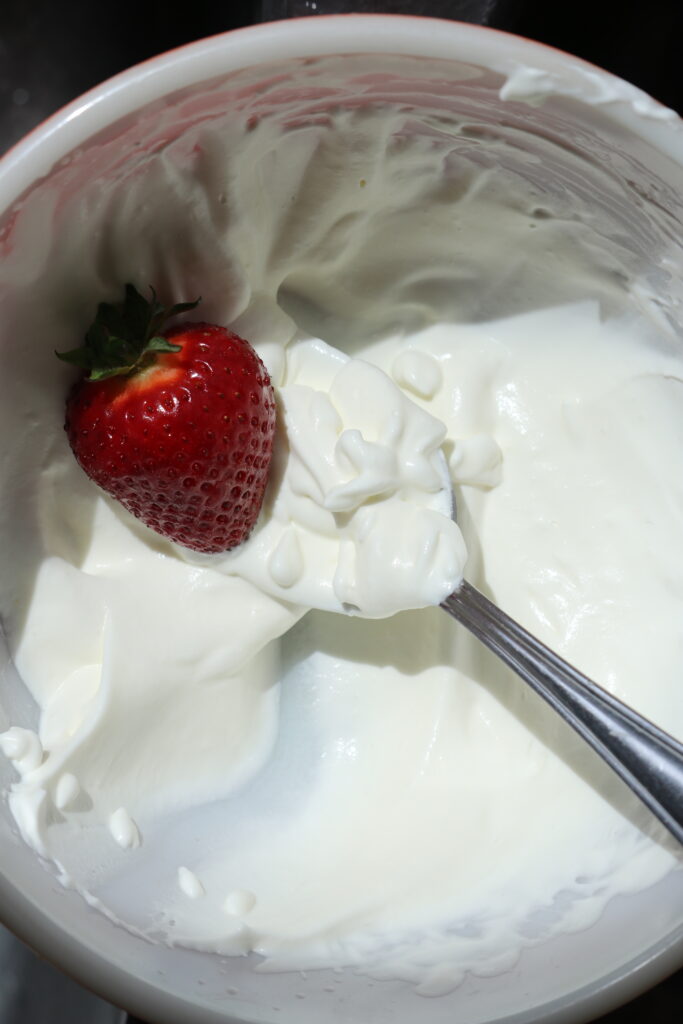 Strawberry shortcake recipe_whipped cream